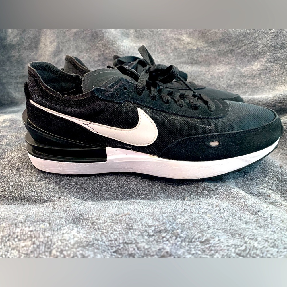 Nike Waffle One Womens Size 9.5 Black Athletic Running Shoes Sneakers DC2533-001